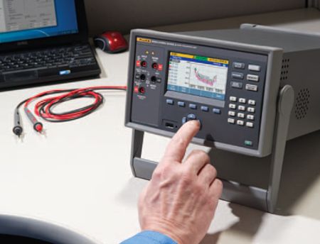 2638A/60/C-KIT-D | Kit comprenant 2638A/60/C-220 + 2680A-APSW + Y2638D Centrale d'acquisition Hydra III