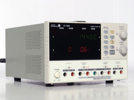 FI1543 | Alimentation prog. quadruple programmables, 2x[30 V / 3 A], 5 V / 1 A, 10 V / 1 A, puissance 195 W