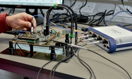 6824E-KIT-D | Oscilloscope 6824E avec deux sondes logiques 8 voies, 500 MHz, TA369 matériel d'occasion